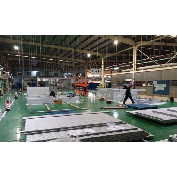 江蘇哪家圍欄框架是使用工業鋁型材的，鋁型材制作的好處有哪些好處呢